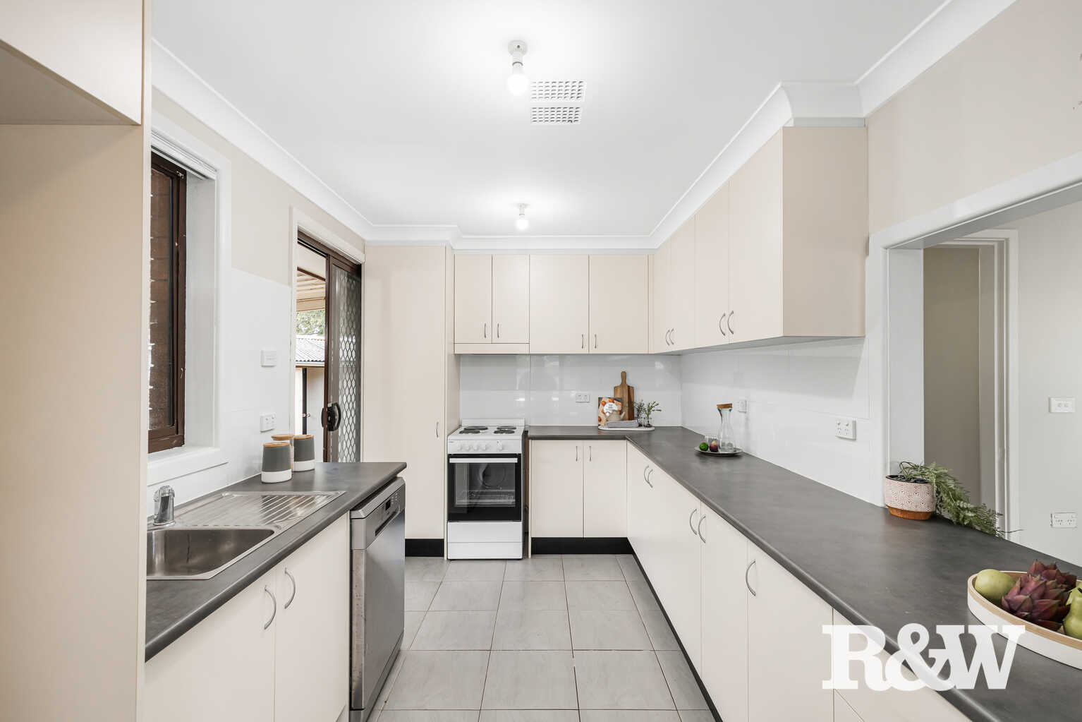 27 Niland Crescent Blackett 27 Niland Crescent Blackett