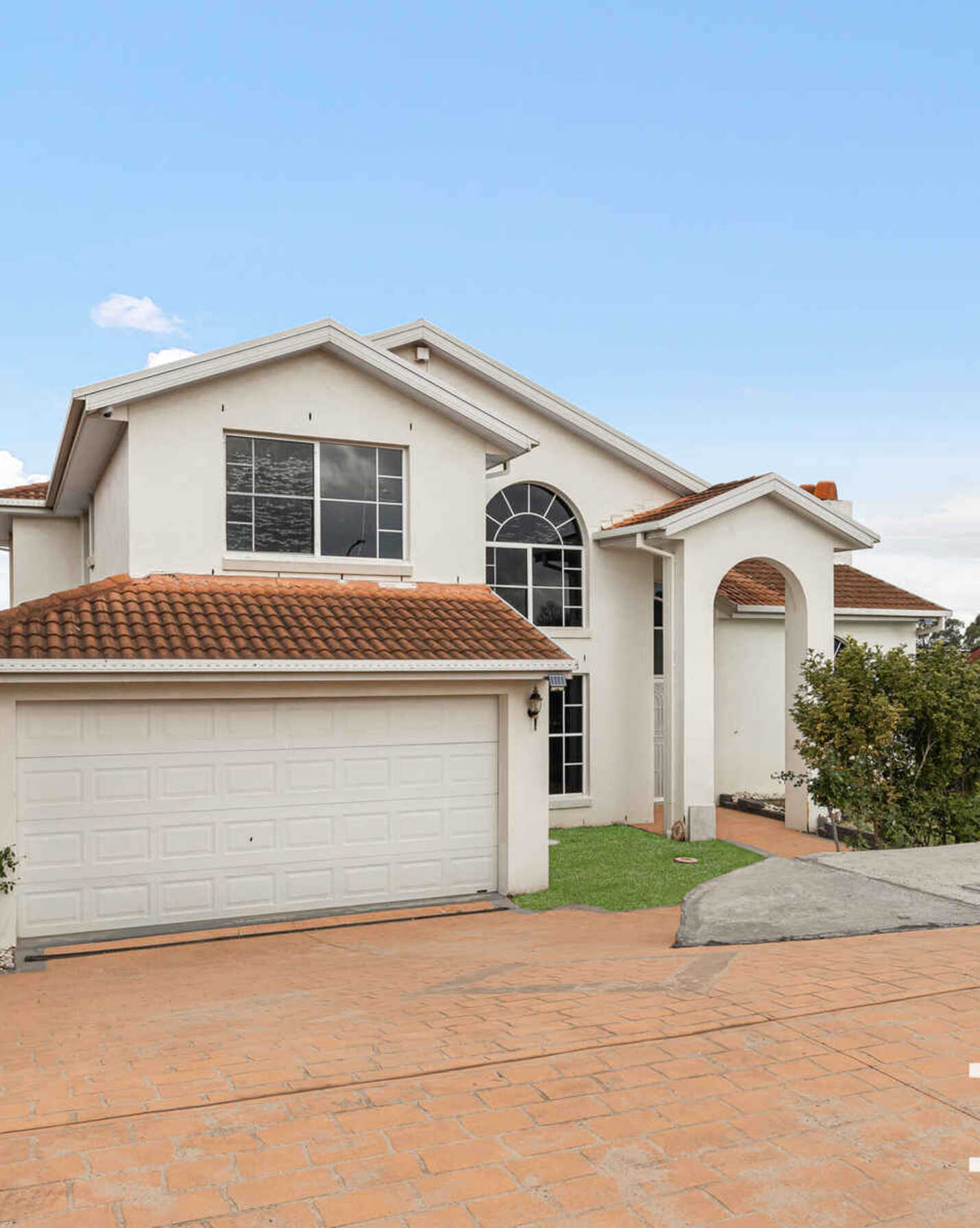 27 Explorers Way St Clair