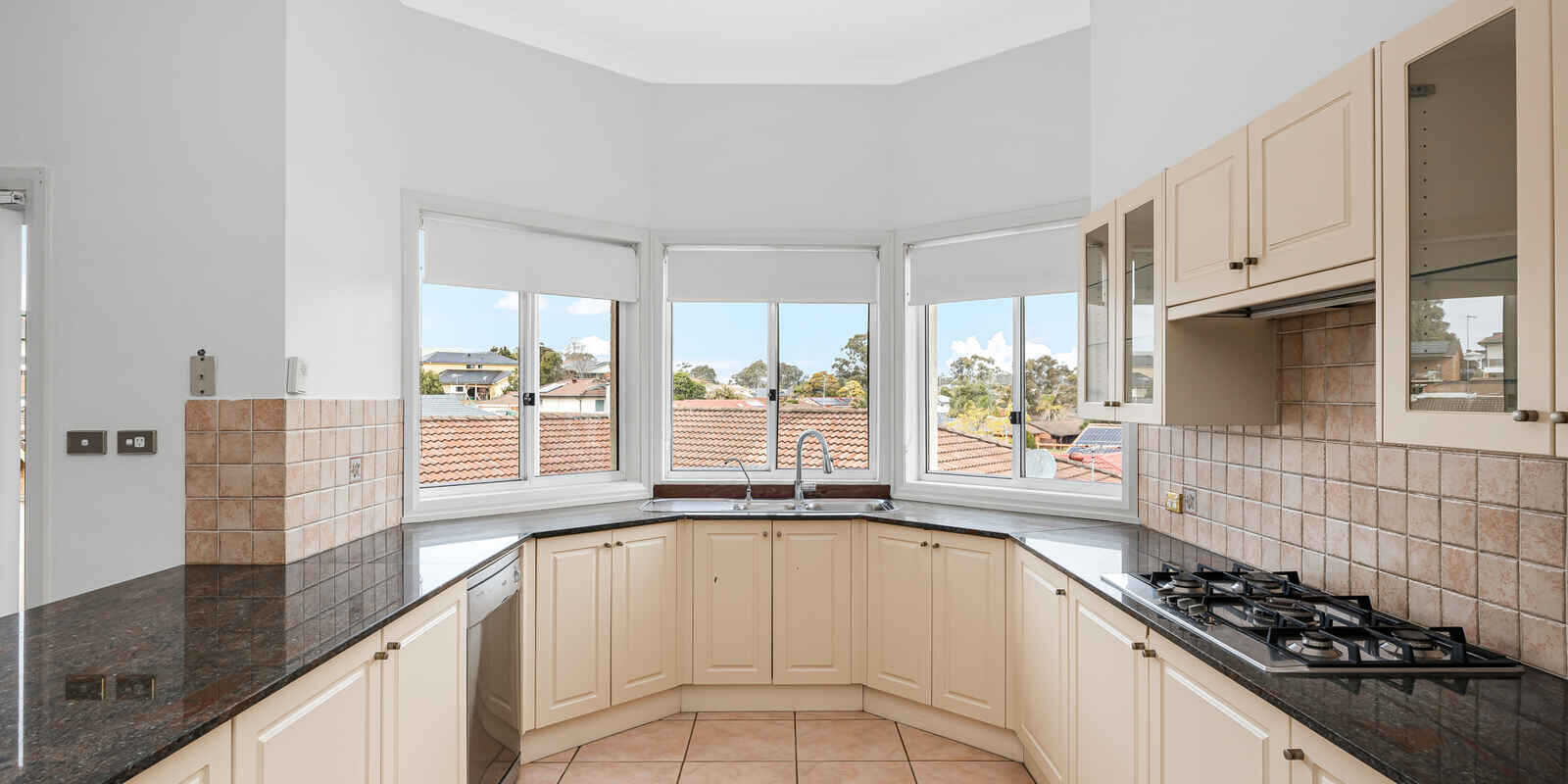 27 Explorers Way St Clair