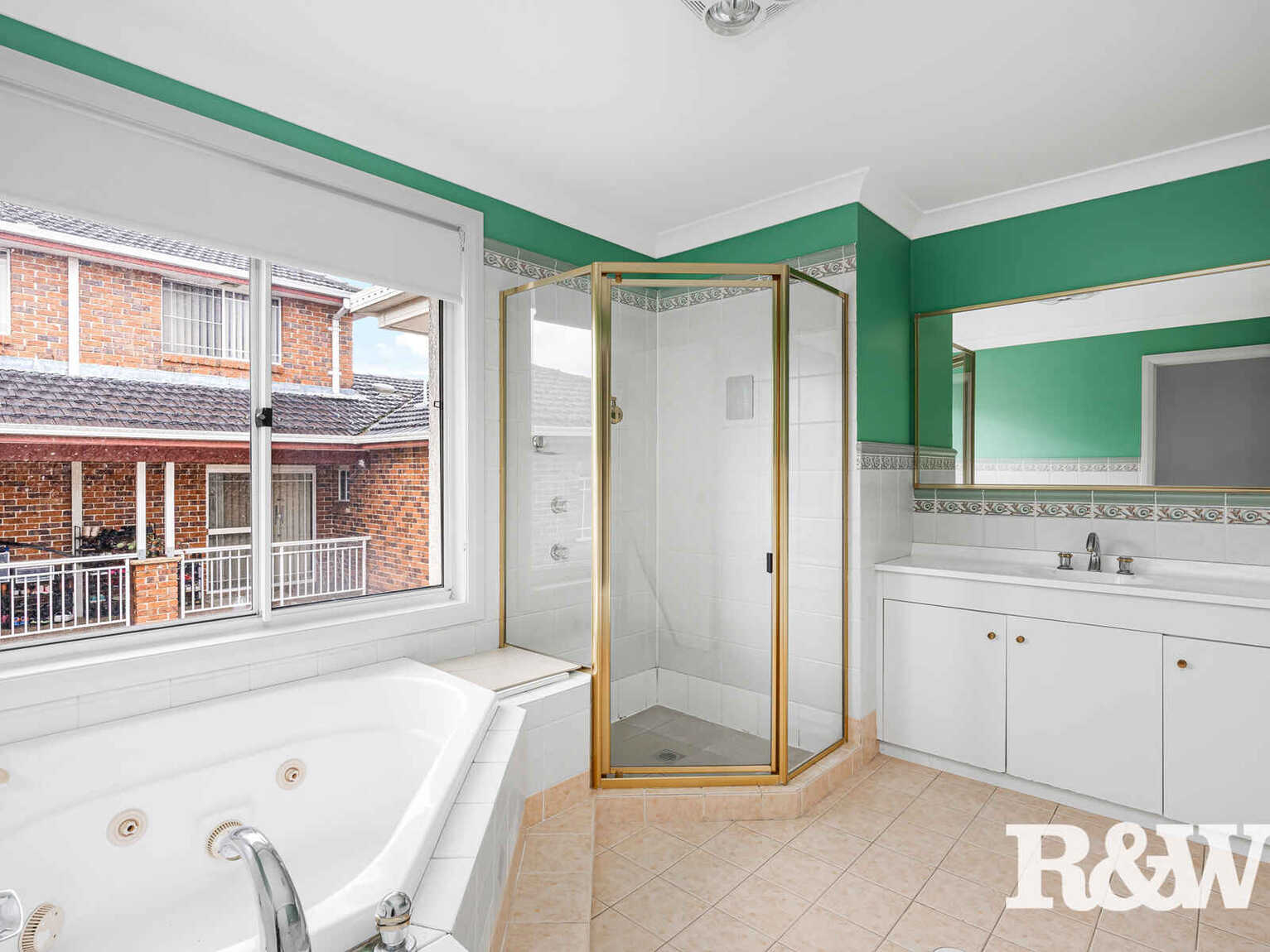 27 Explorers Way St Clair