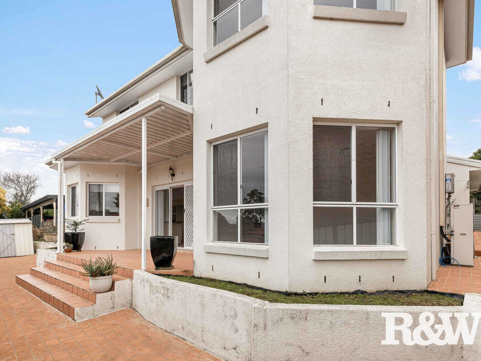 27 Explorers Way St Clair
