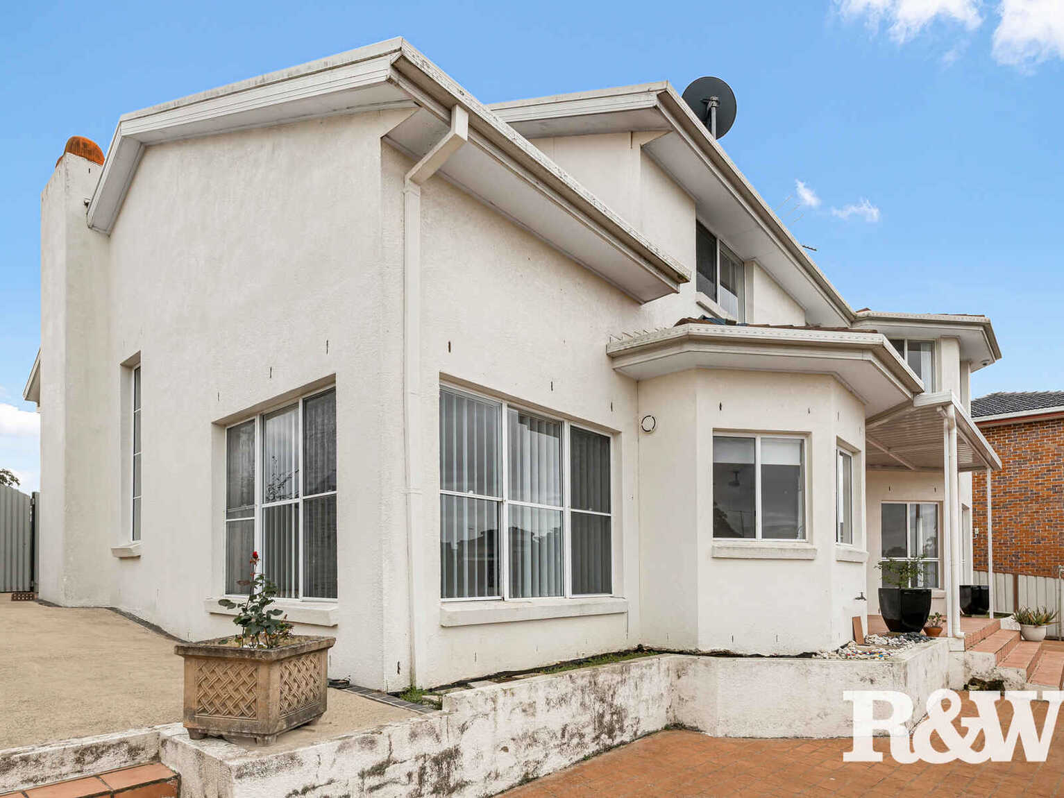 27 Explorers Way St Clair