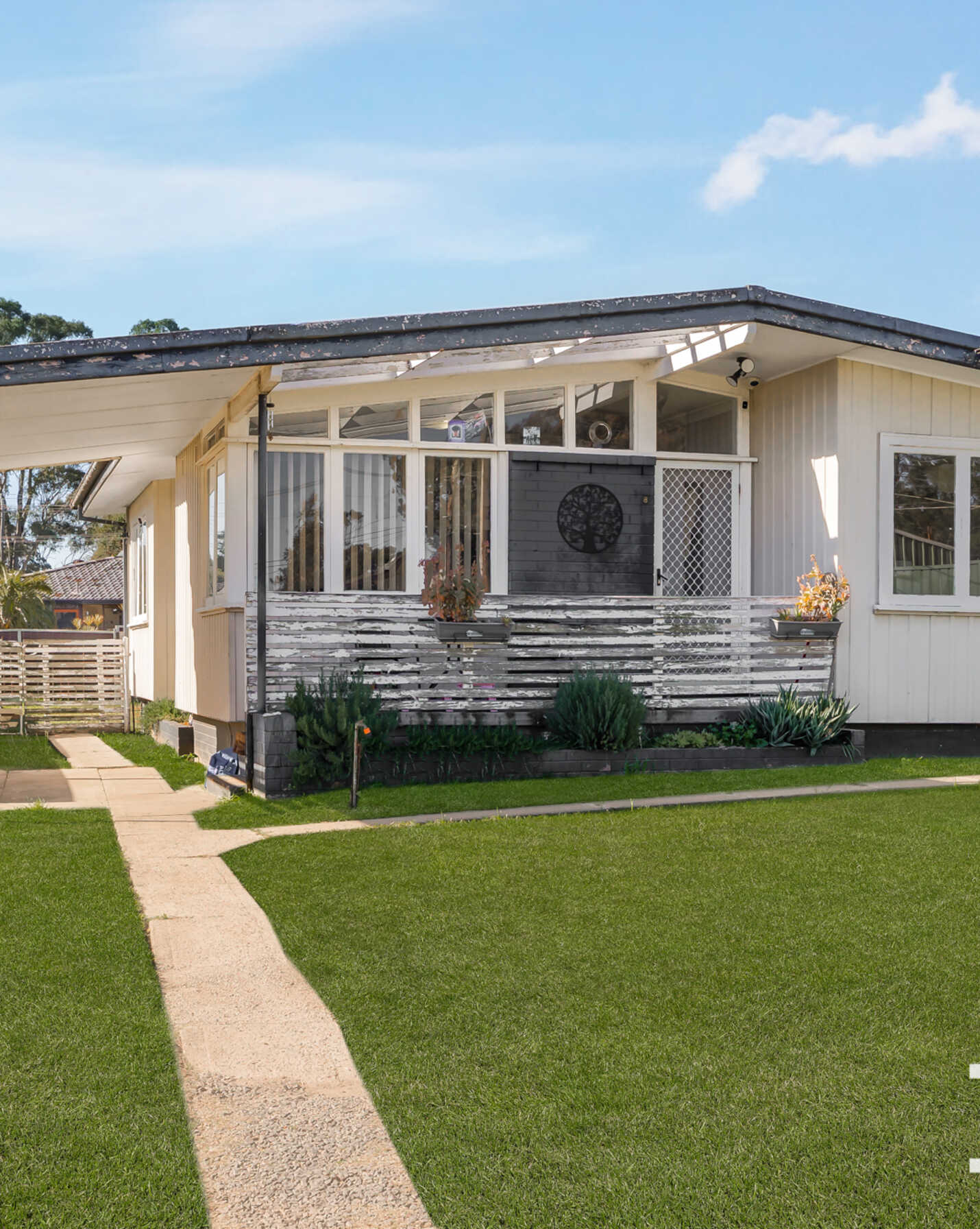 8 Hales Place Blackett, Blackett - Thumbnail 2
