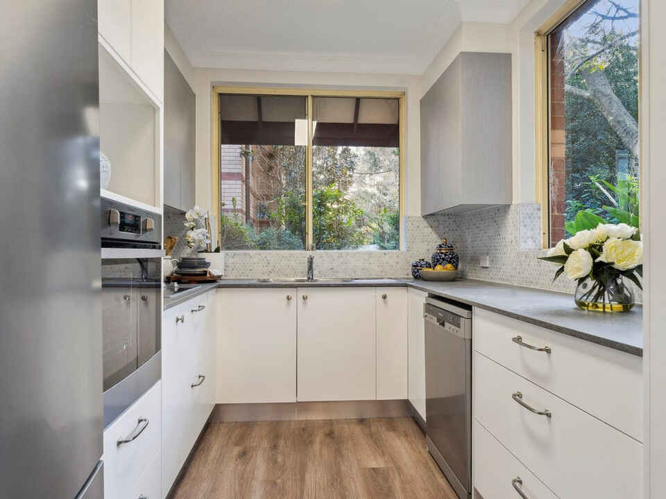 8/6 Hale Road Mosman