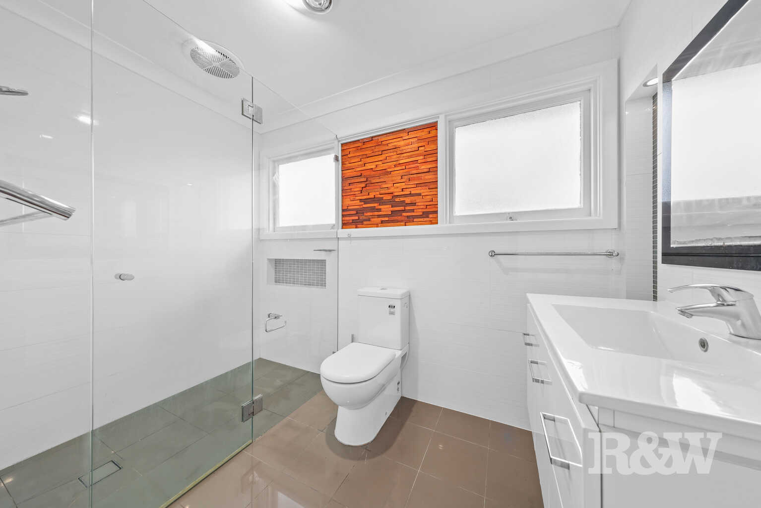 3 HAKEA PLACE Macquarie Fields