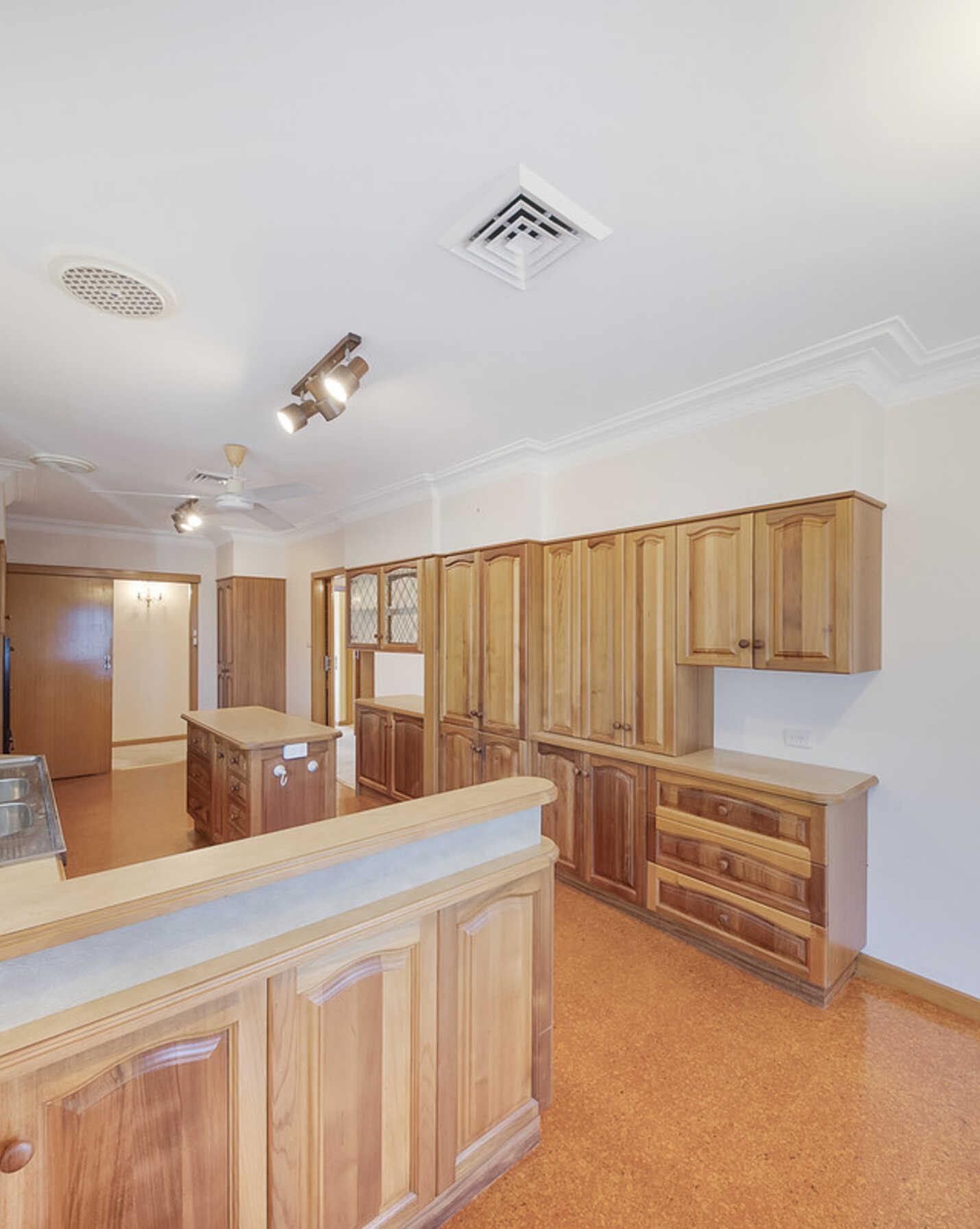 36 Madison Drive Adamstown Heights, Heights - Thumbnail 5