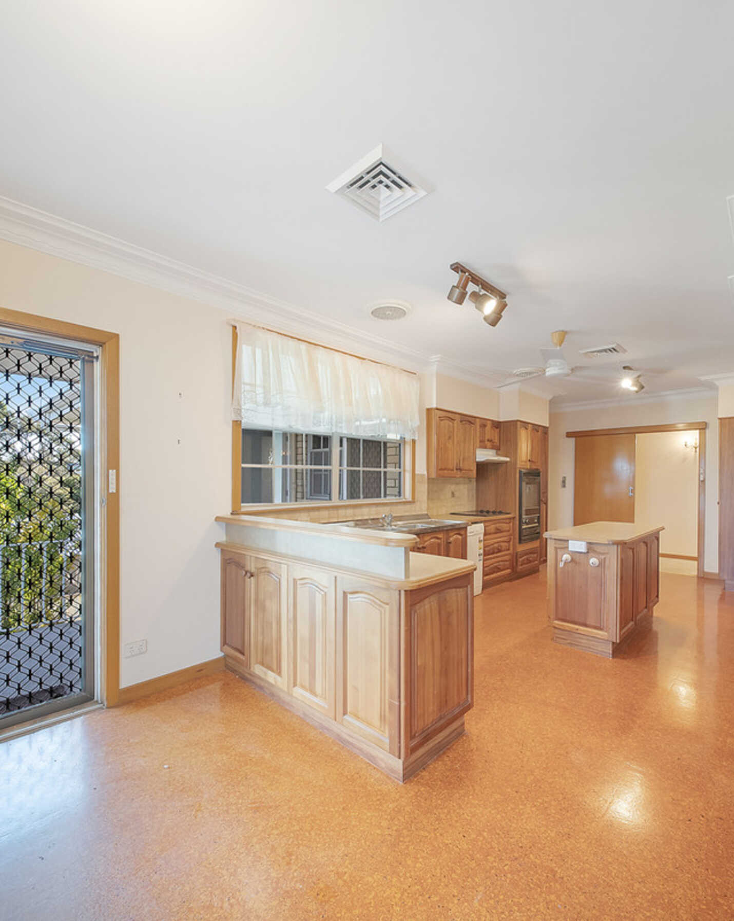 36 Madison Drive Adamstown Heights, Heights - Thumbnail 7