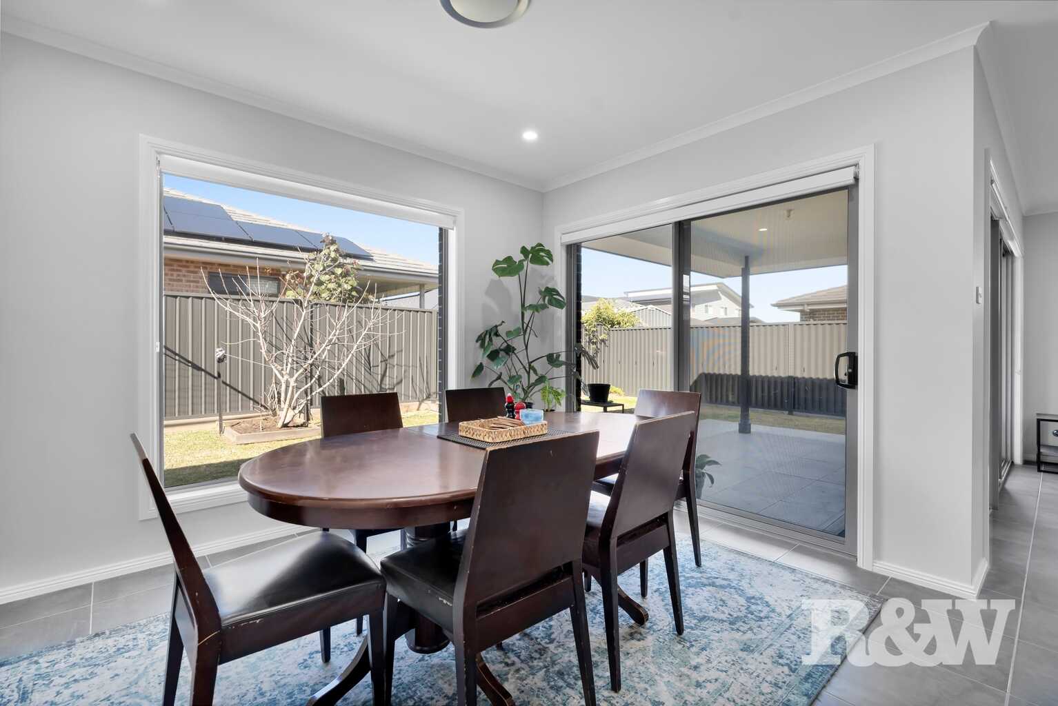25 GLORY LOOP Catherine Field