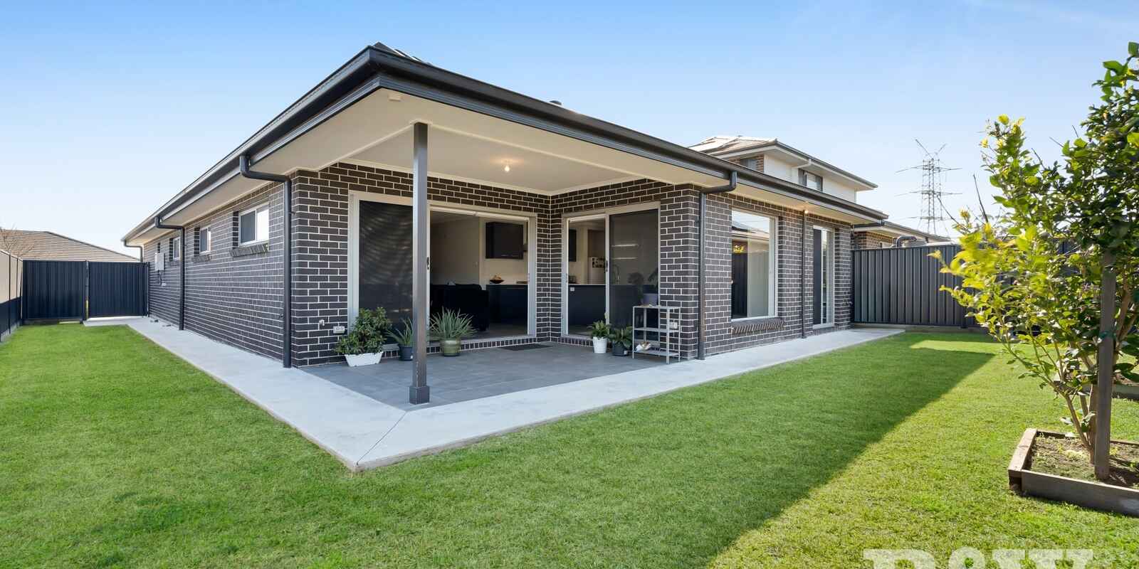 25 GLORY LOOP Catherine Field