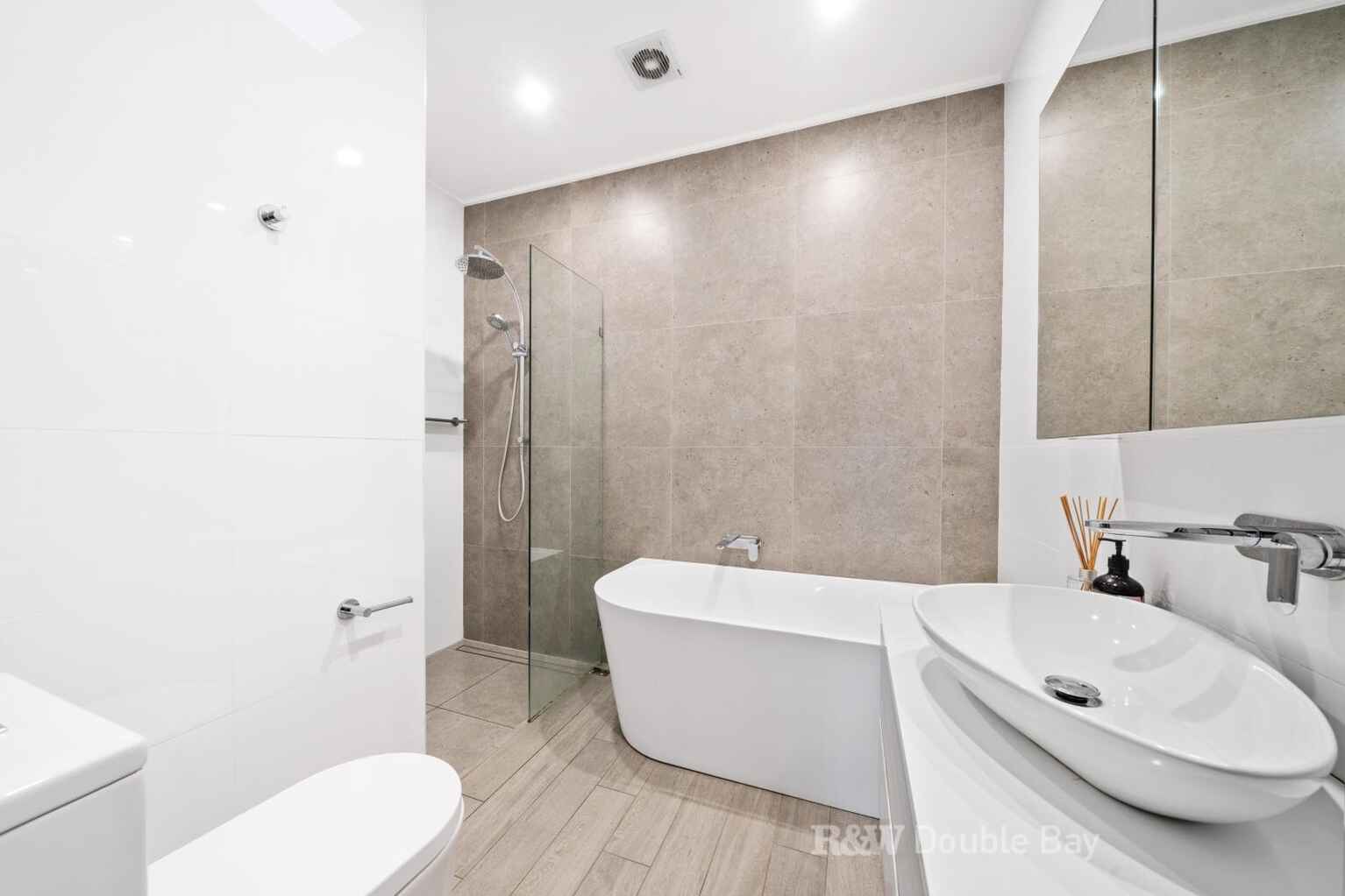 8B Castlefield Street Bondi