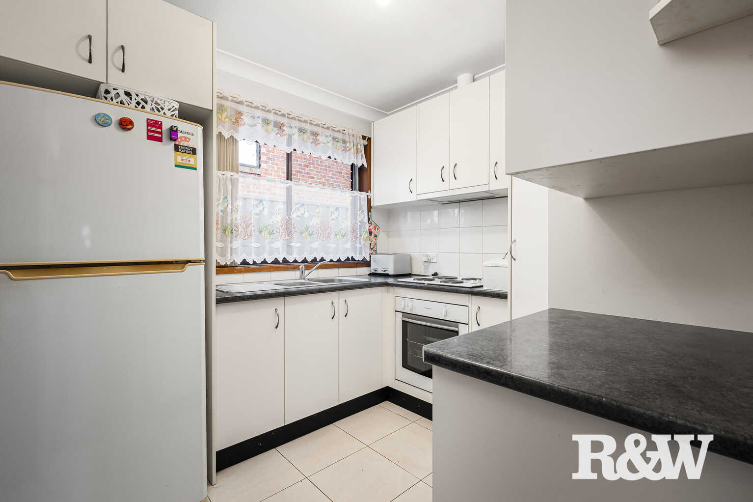 36 Explorers Way St Clair 36 Explorers Way St Clair