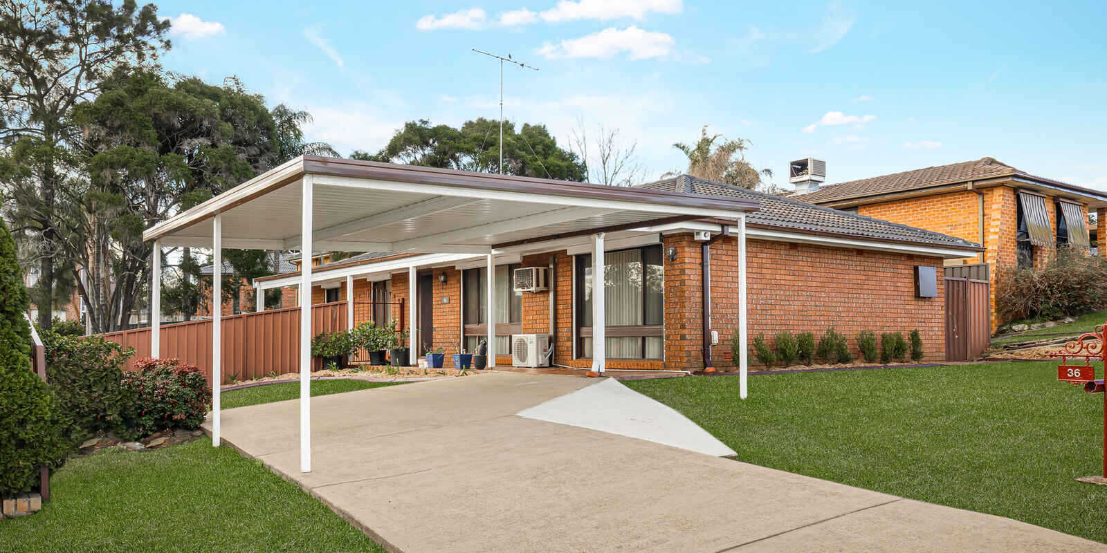 36 Explorers Way St Clair