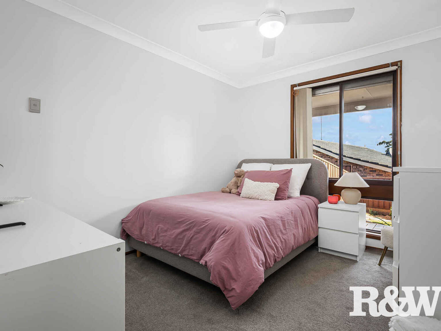 36 Explorers Way St Clair