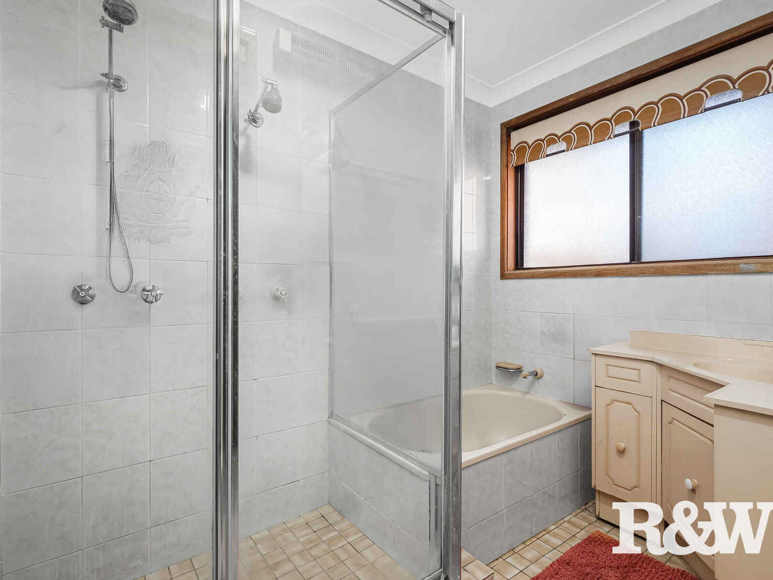 36 Explorers Way St Clair