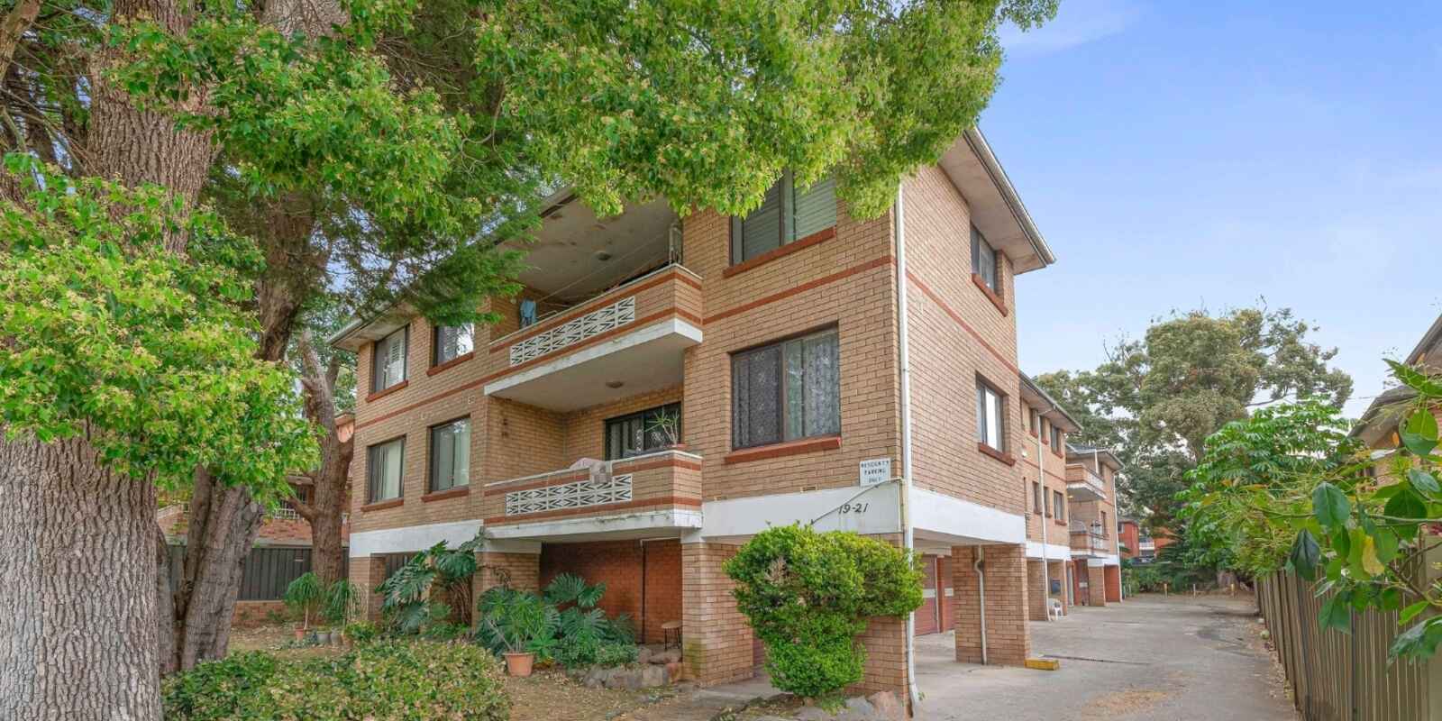 6/19-21 Perry Street Campsie