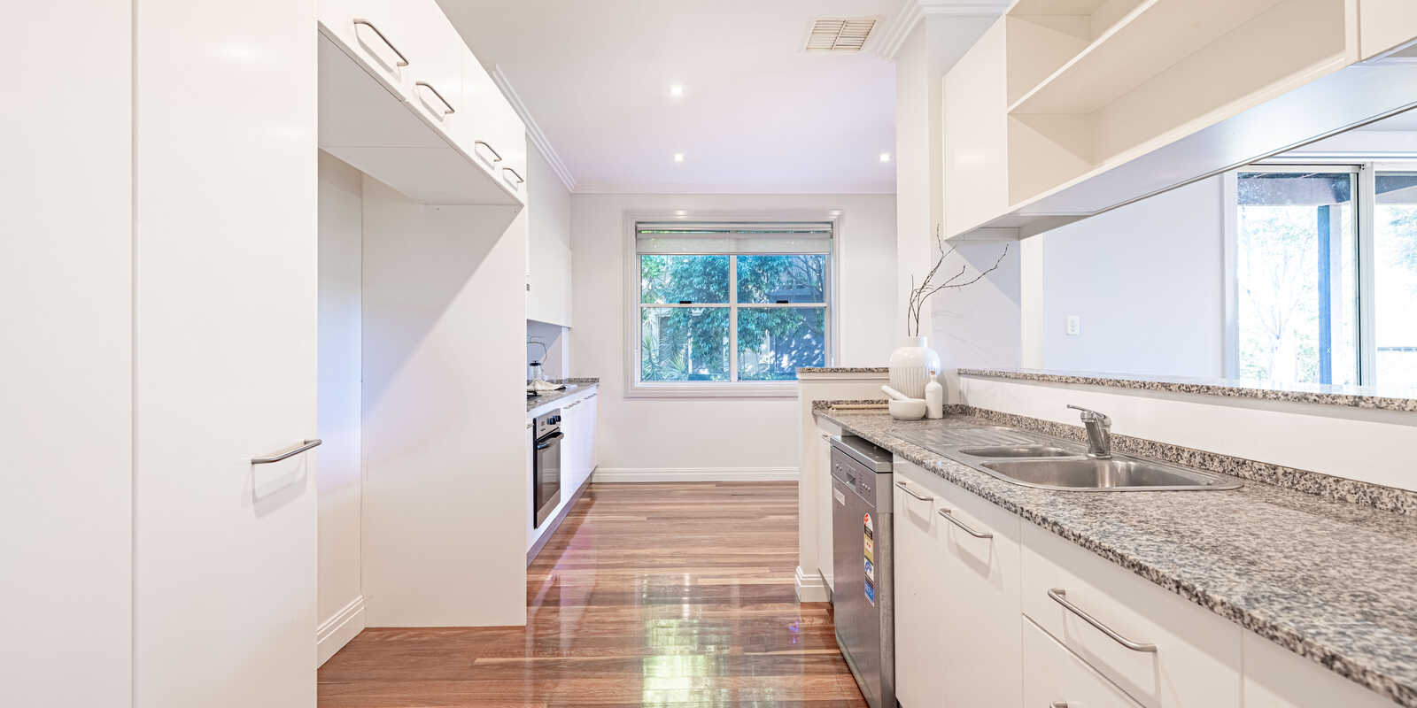 13 JANE JARVIS WAY Macquarie Links 13 JANE JARVIS WAY Macquarie Links
