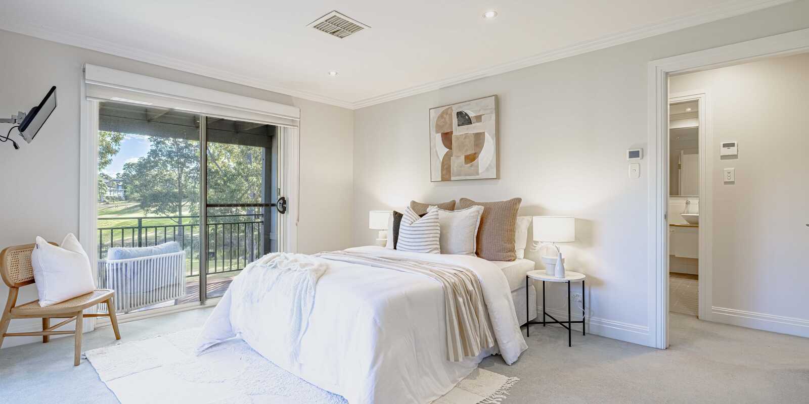 13 JANE JARVIS WAY Macquarie Links 13 JANE JARVIS WAY Macquarie Links