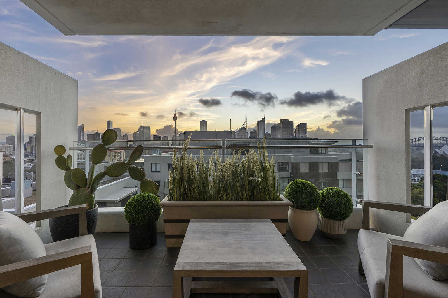 901/81 Macleay Street Potts Point 901/81 Macleay Street Potts Point