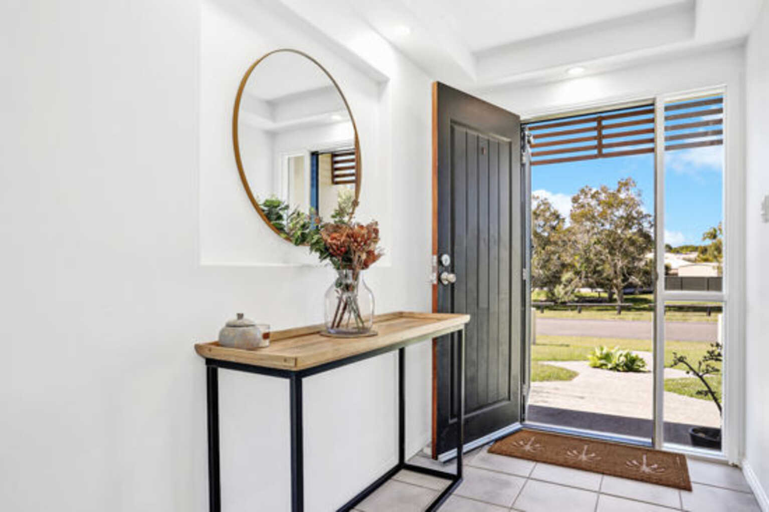 12 Avoca Esplanade Sandstone Point 12 Avoca Esplanade Sandstone Point