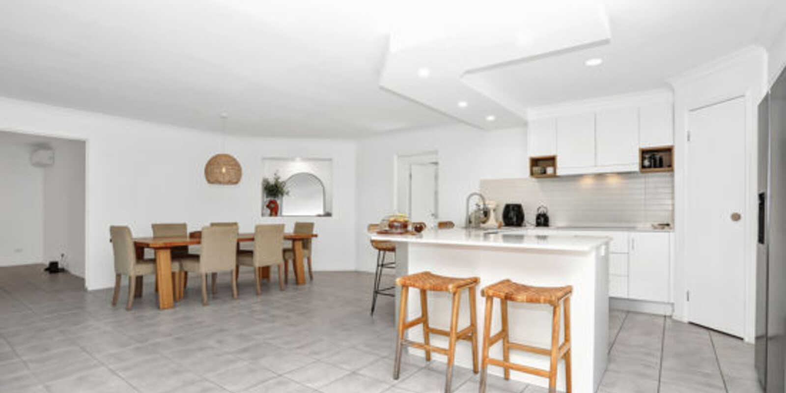 12 Avoca Esplanade Sandstone Point 12 Avoca Esplanade Sandstone Point