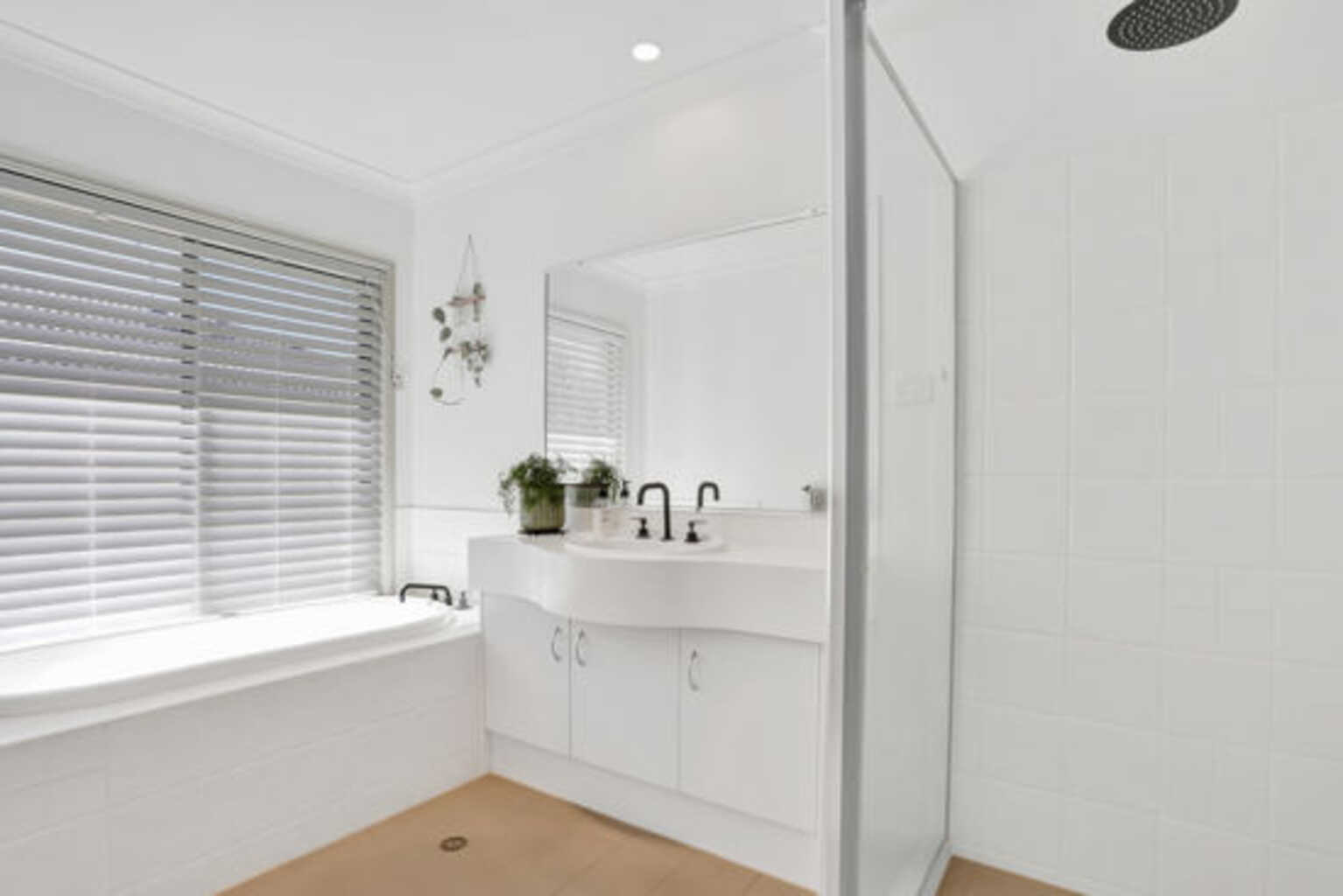 12 Avoca Esplanade Sandstone Point 12 Avoca Esplanade Sandstone Point