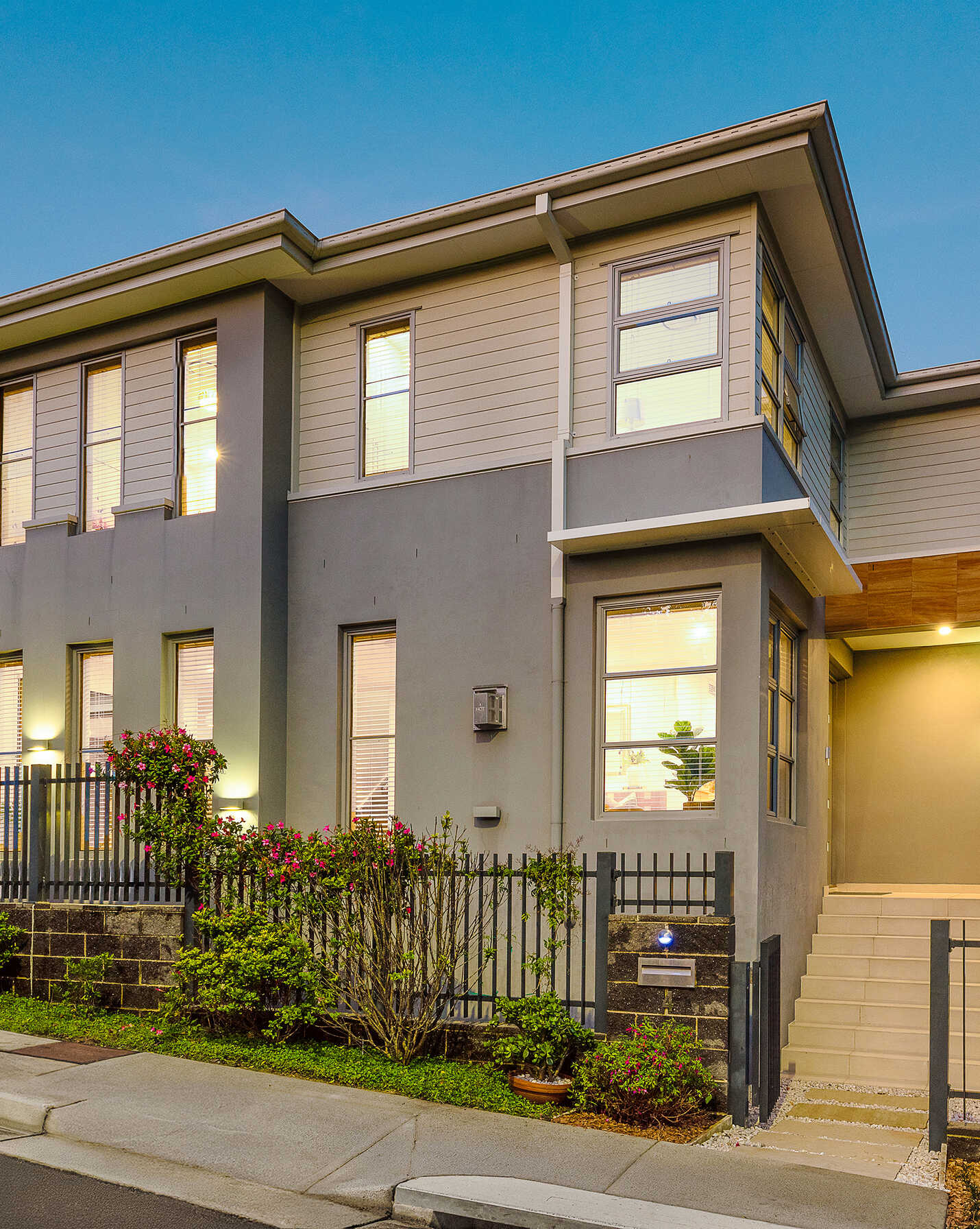 4 Garden Place Willoughby, Willoughby - Image 1