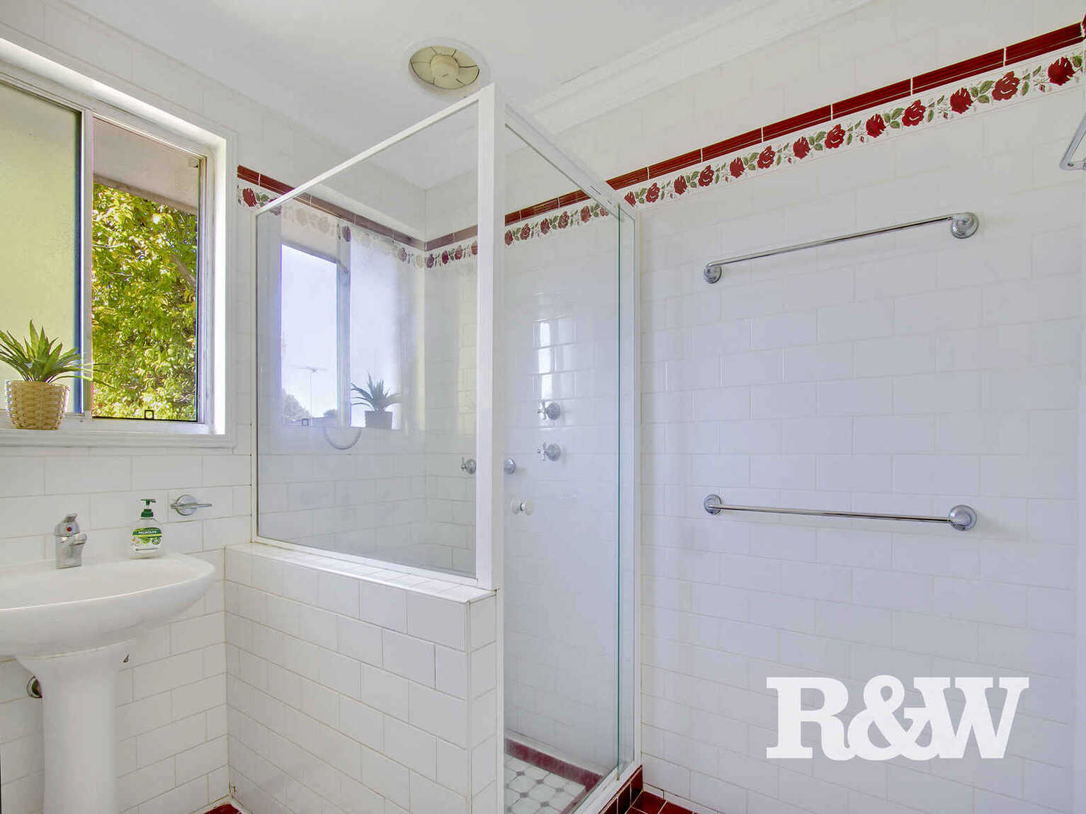 37 Shakespeare Drive St Clair 37 Shakespeare Drive St Clair
