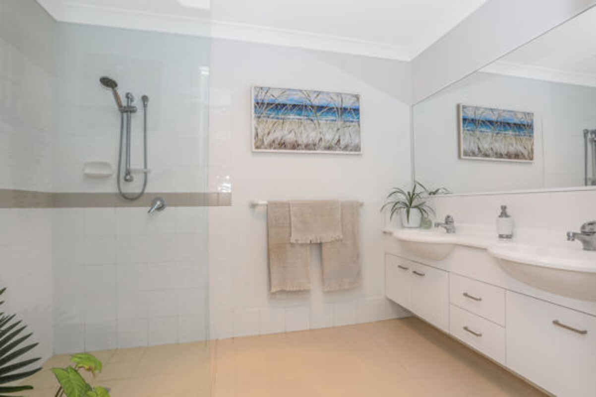 5 Sandpiper Court Sandstone Point 5 Sandpiper Court Sandstone Point