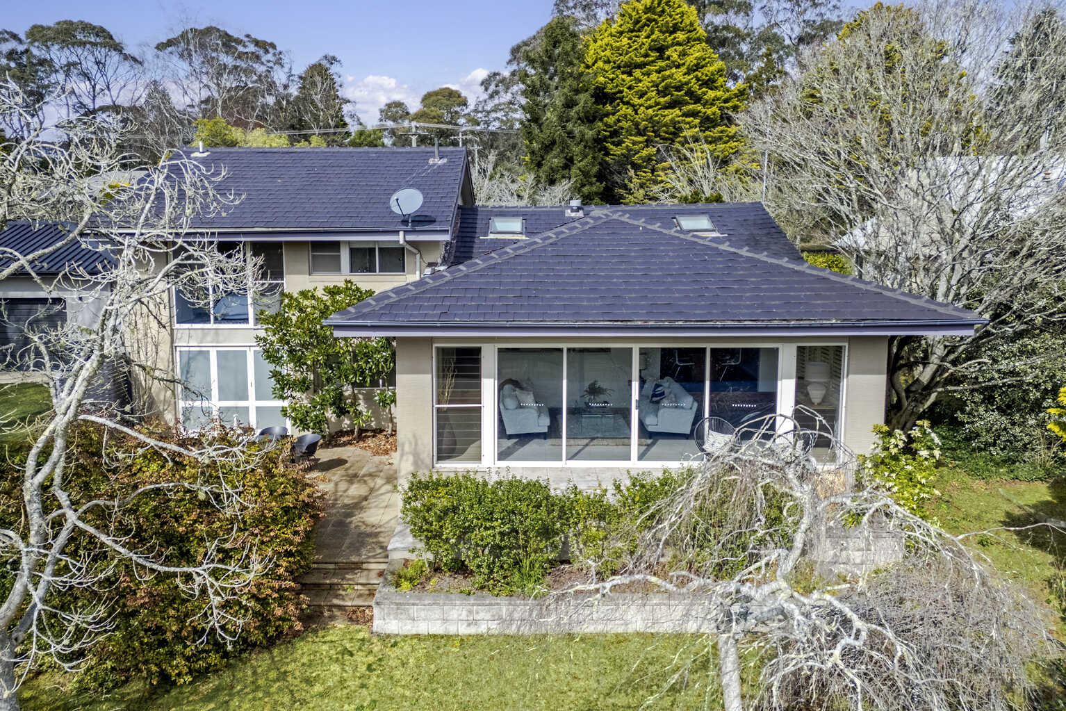 68 Brightlands Avenue Blackheath 68 Brightlands Avenue Blackheath