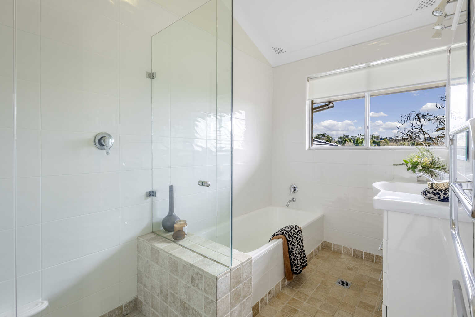 68 Brightlands Avenue Blackheath 68 Brightlands Avenue Blackheath