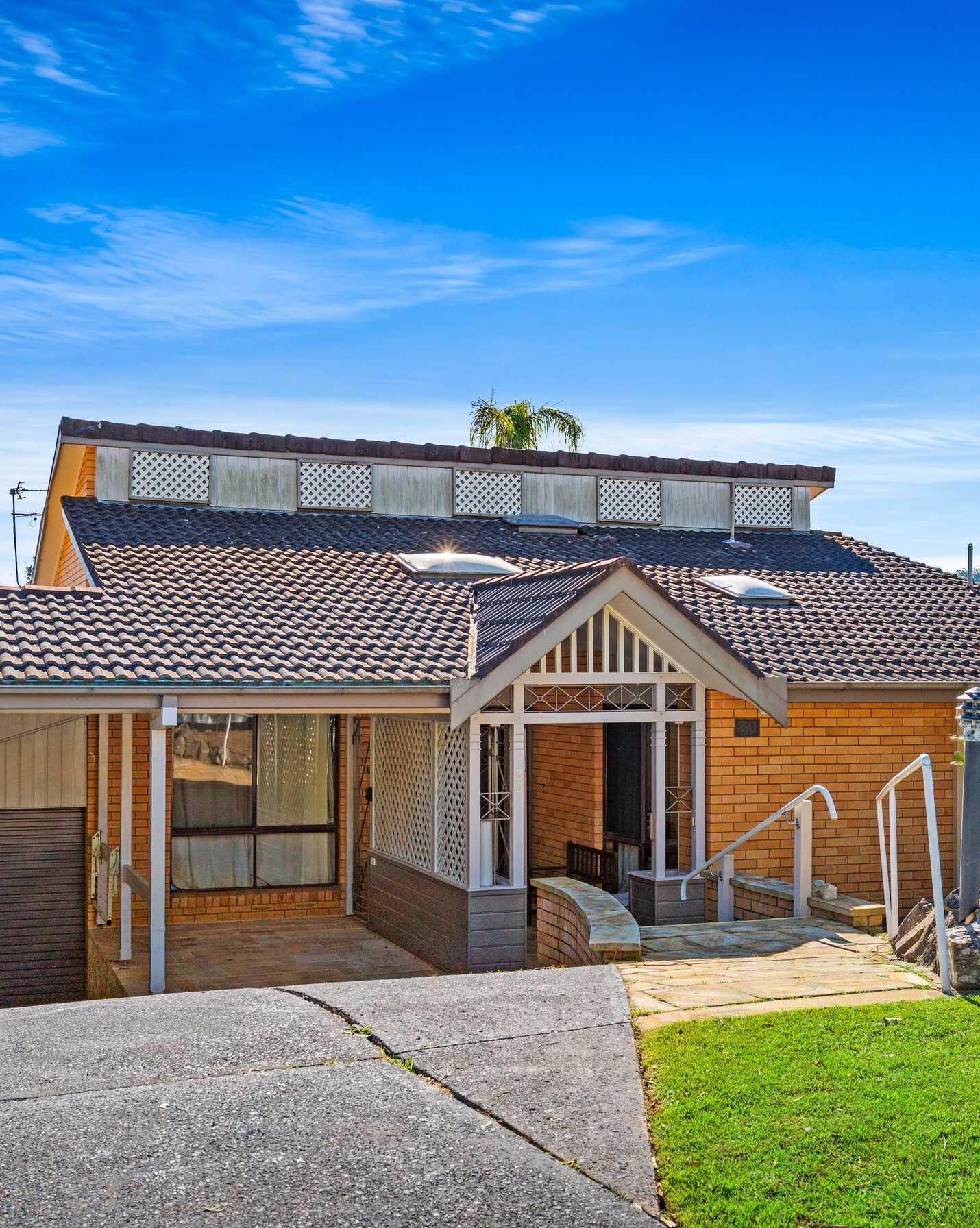 30 Matthews Parade Point Clare, Clare - Image 1