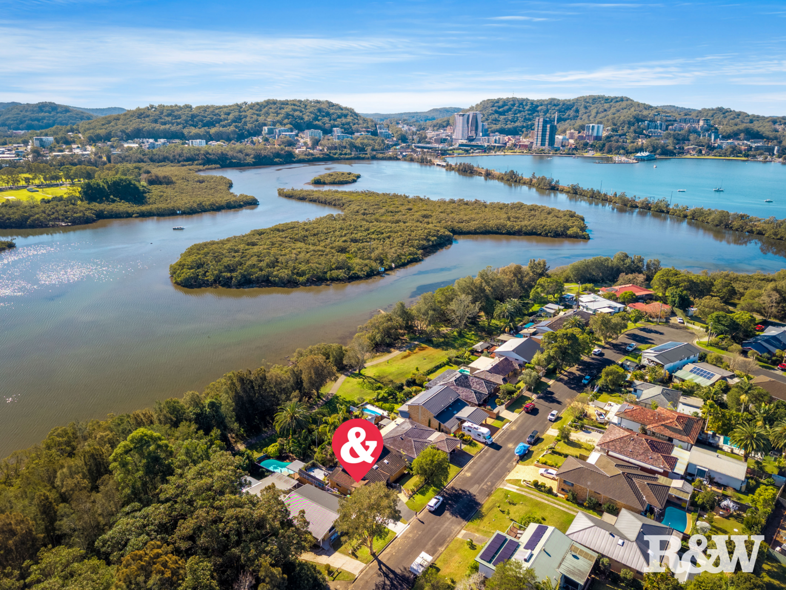 30 Matthews Parade Point Clare 30 Matthews Parade Point Clare