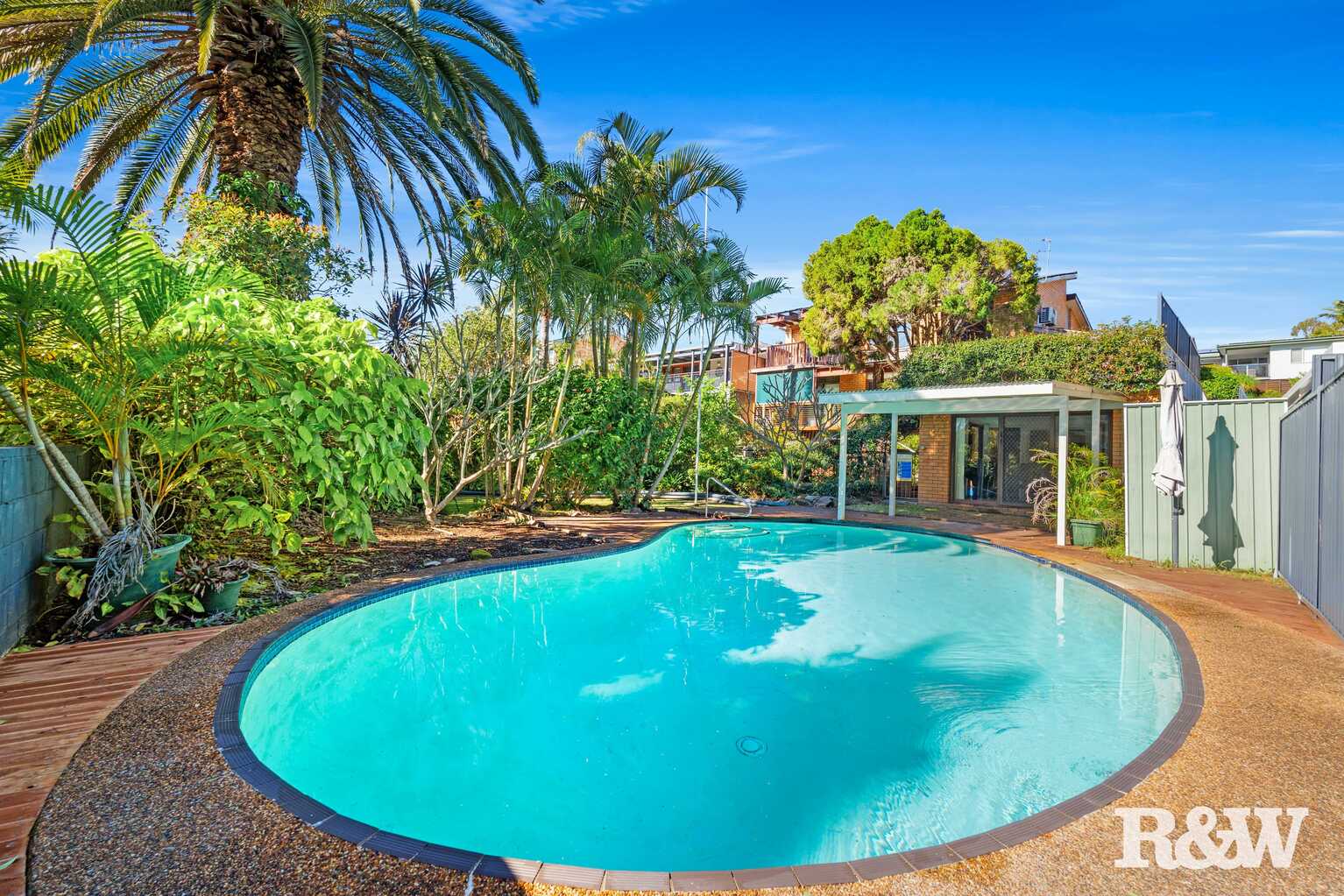 30 Matthews Parade Point Clare 30 Matthews Parade Point Clare