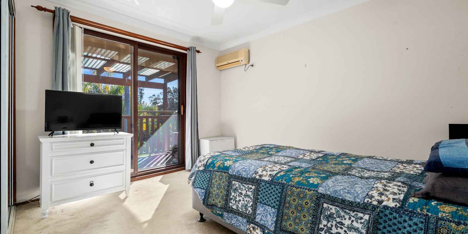 30 Matthews Parade Point Clare 30 Matthews Parade Point Clare