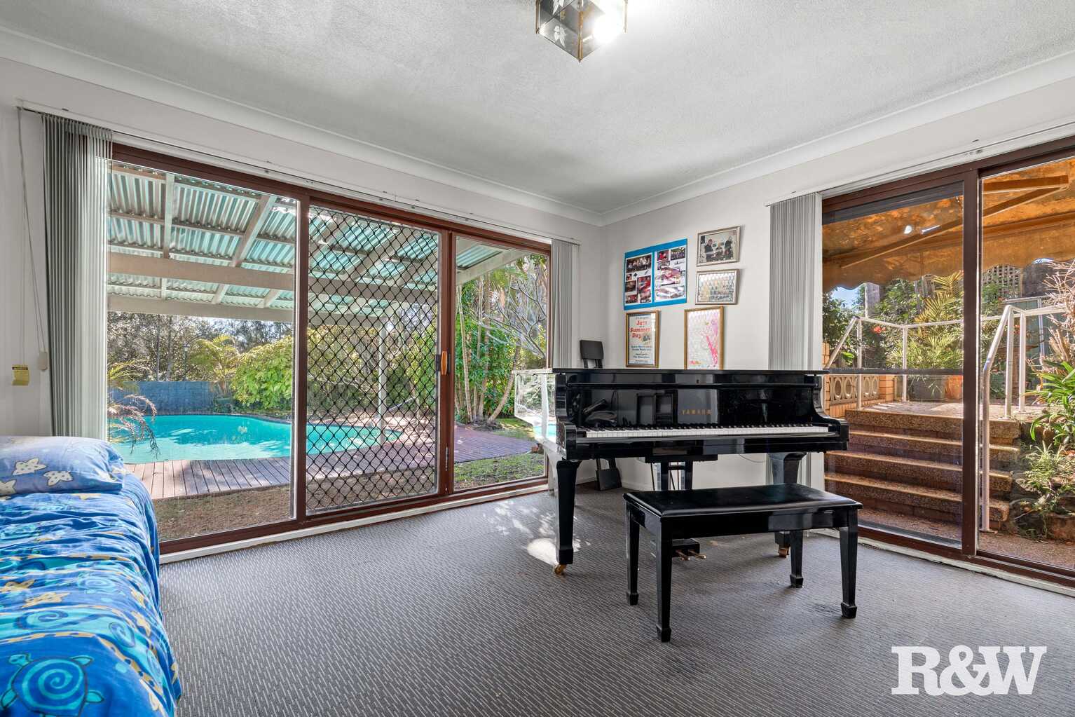 30 Matthews Parade Point Clare 30 Matthews Parade Point Clare