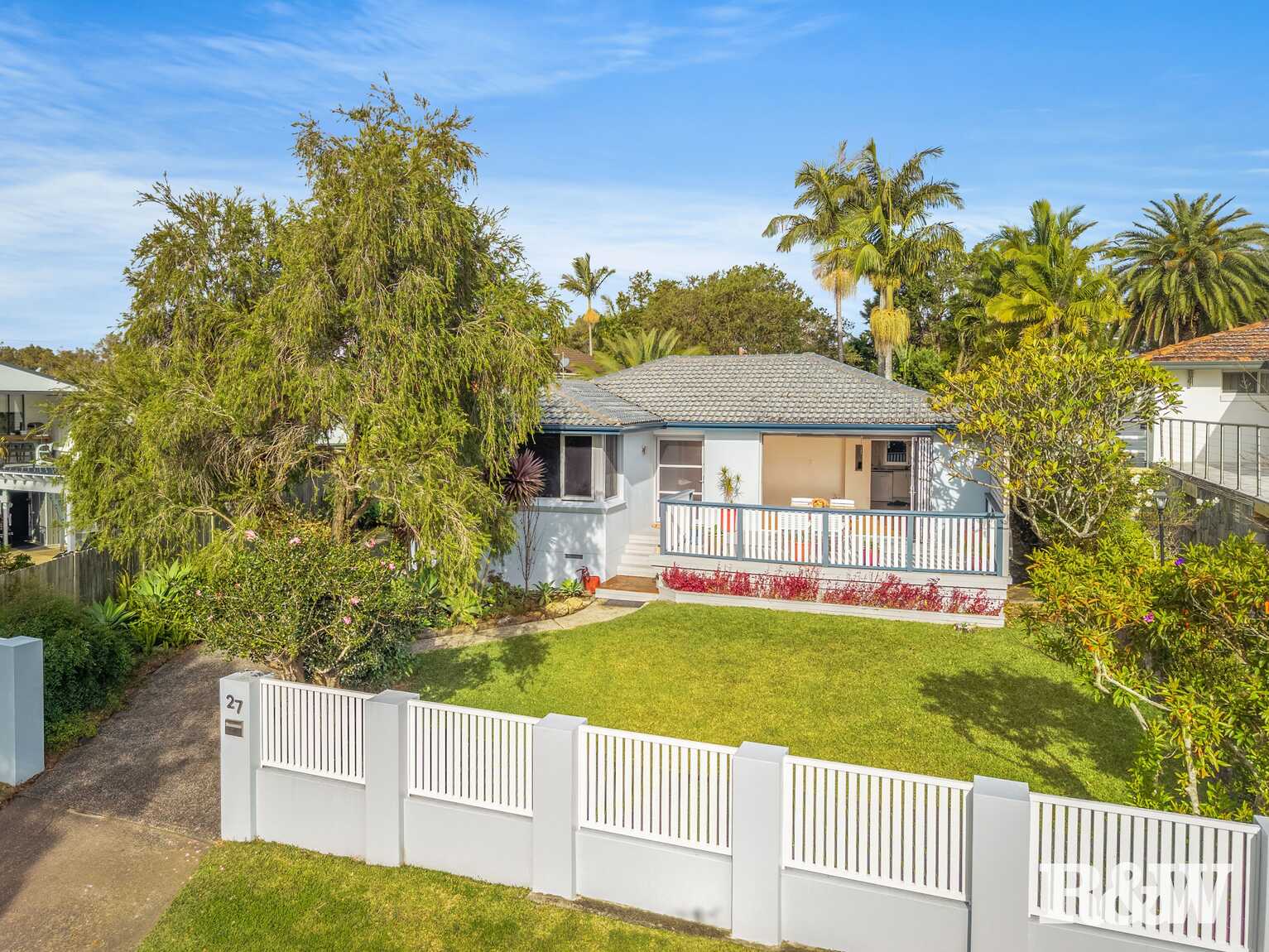 27 Matthews Parade Point Clare 27 Matthews Parade Point Clare