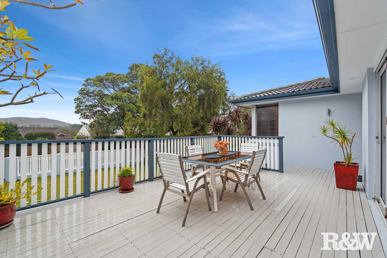 27 Matthews Parade Point Clare 27 Matthews Parade Point Clare