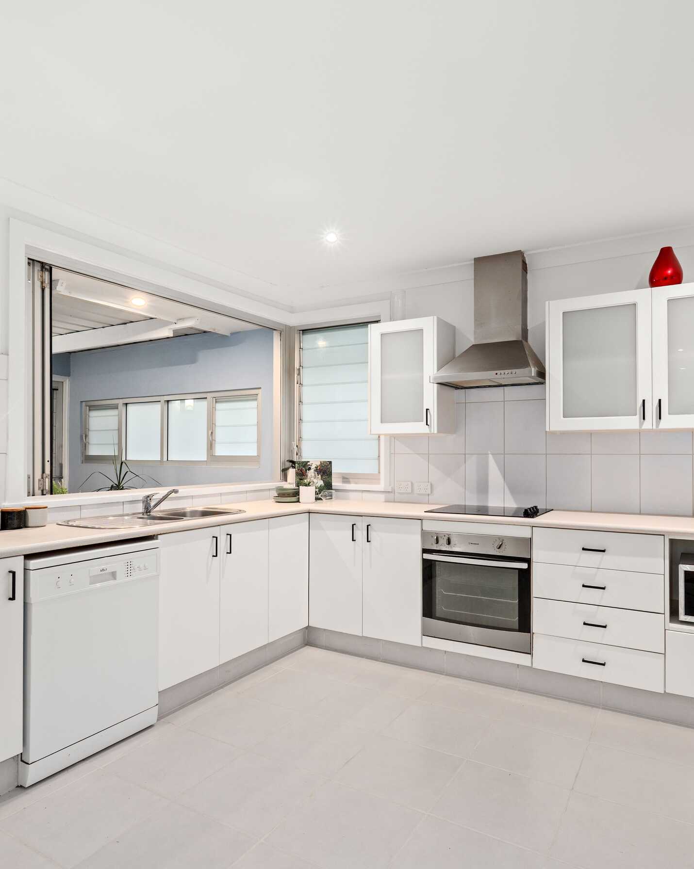 27 Matthews Parade Point Clare, Clare - Thumbnail 5