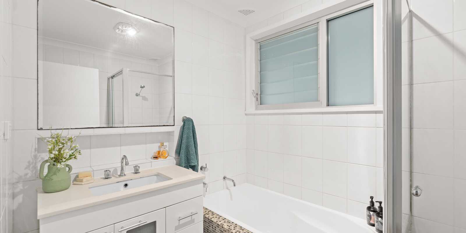 27 Matthews Parade Point Clare 27 Matthews Parade Point Clare
