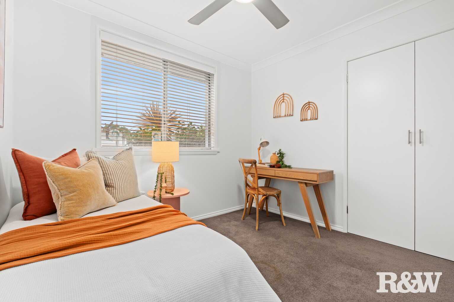 27 Matthews Parade Point Clare 27 Matthews Parade Point Clare