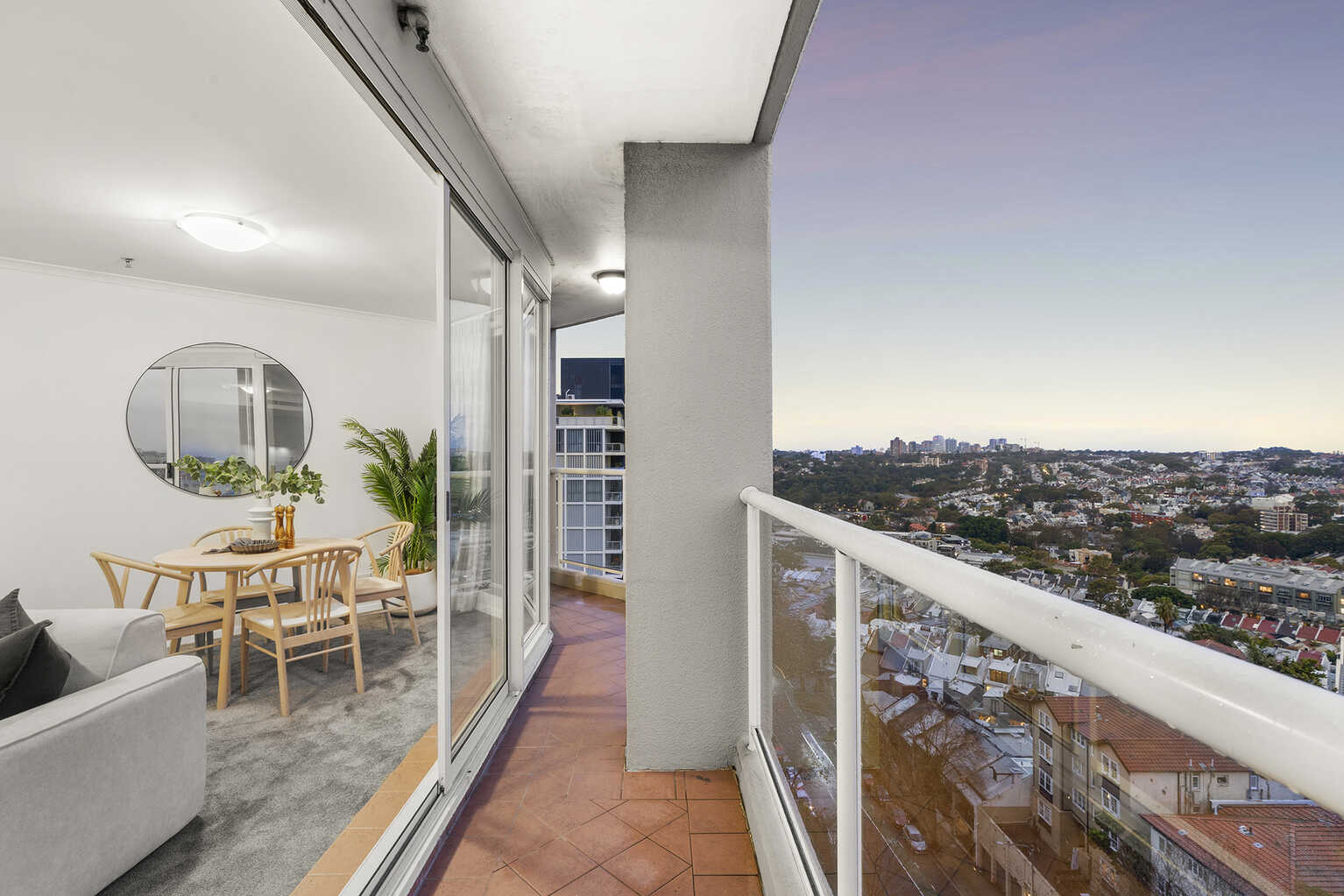 1712/1 Kings Cross Road Darlinghurst 1712/1 Kings Cross Road Darlinghurst