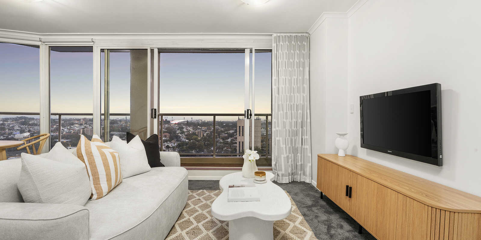 1712/1 Kings Cross Road Darlinghurst 1712/1 Kings Cross Road Darlinghurst