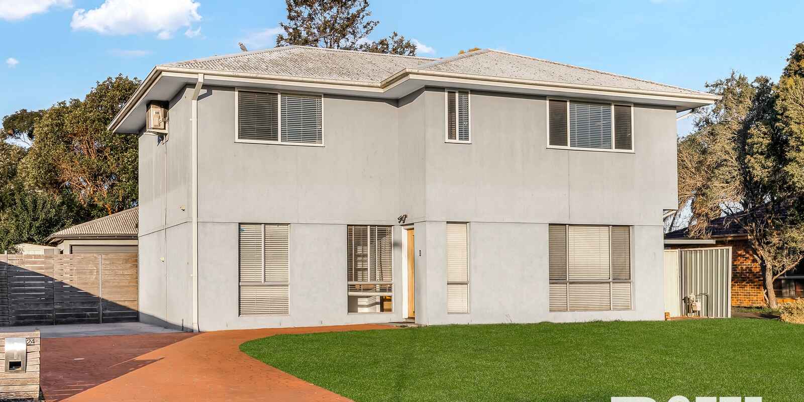 24 Madison Circuit St Clair