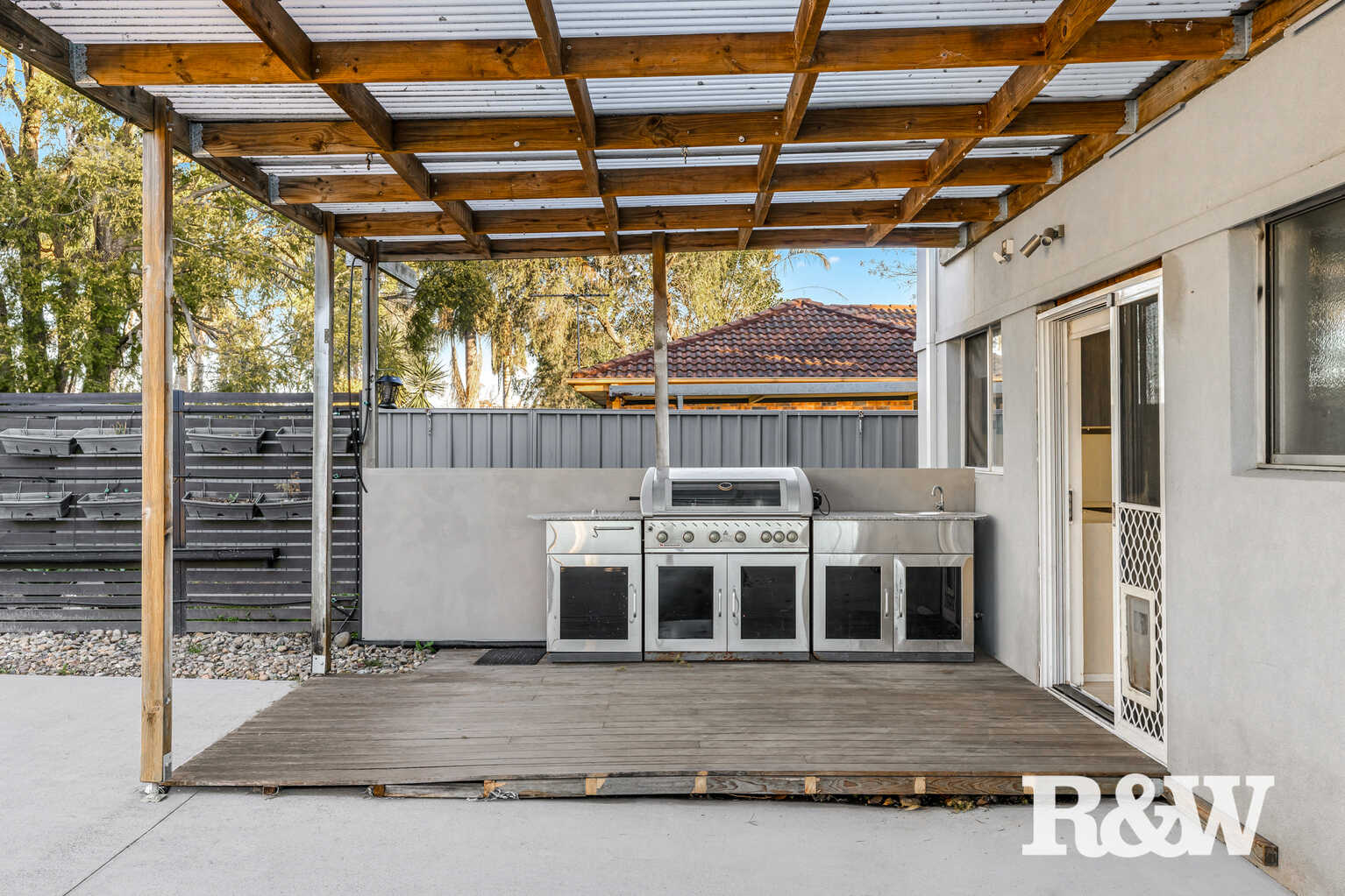 24 Madison Circuit St Clair