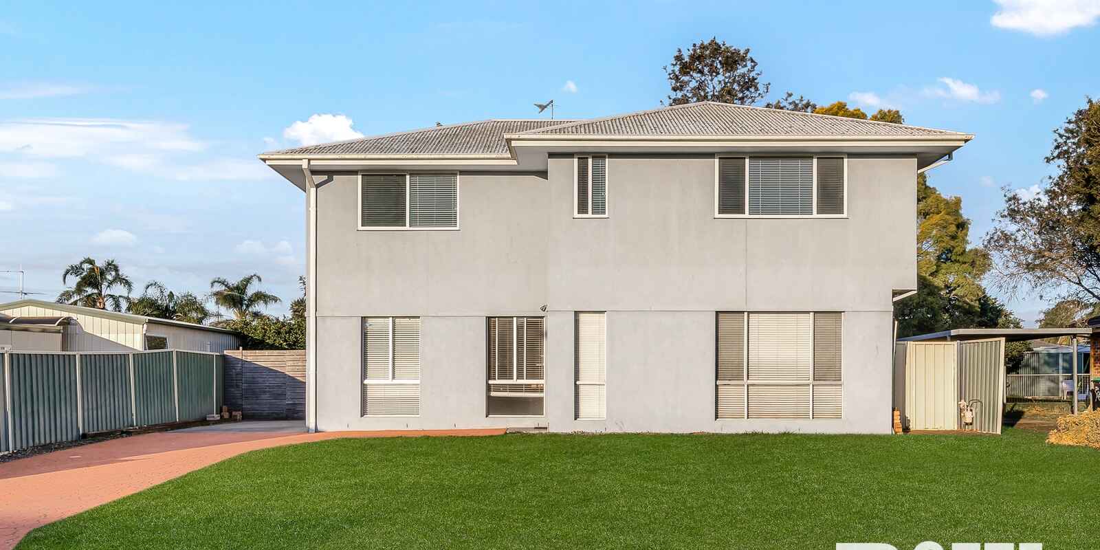 24 Madison Circuit St Clair