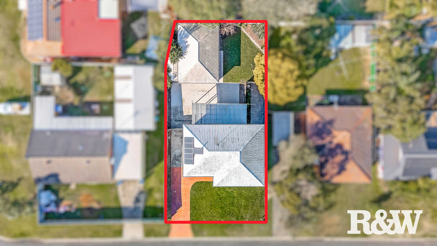 24 Madison Circuit St Clair
