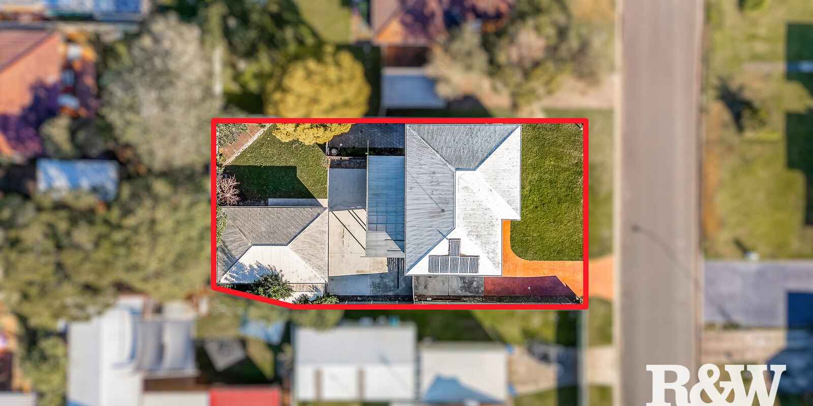 24 Madison Circuit St Clair