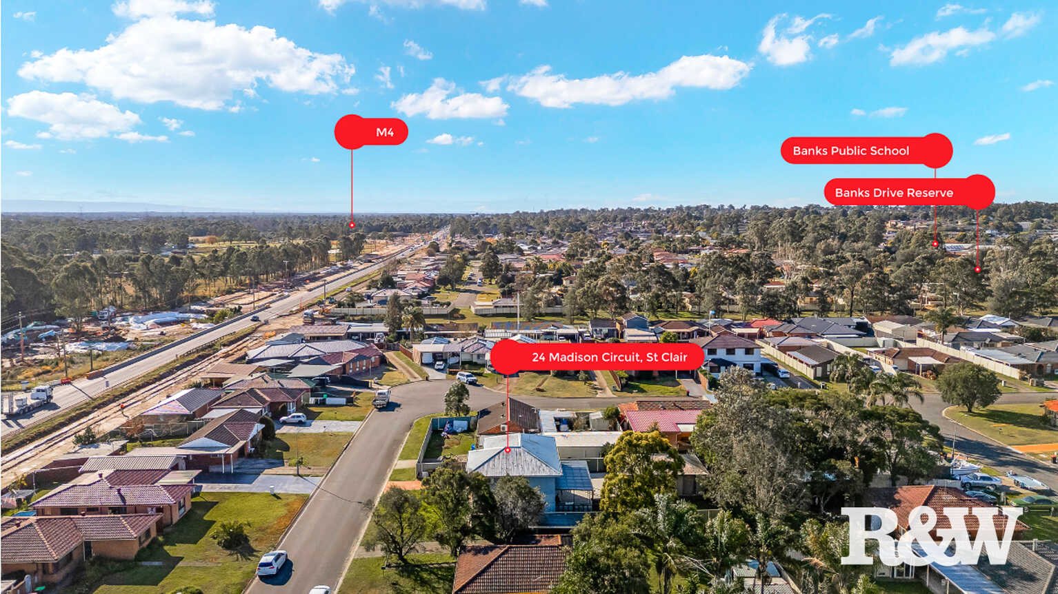 24 Madison Circuit St Clair