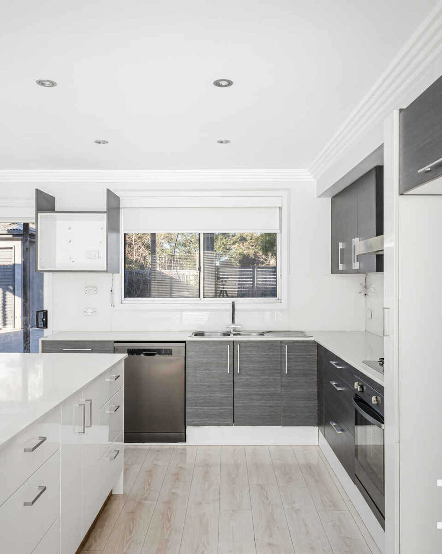 24 Madison Circuit St Clair, Clair - Thumbnail 2