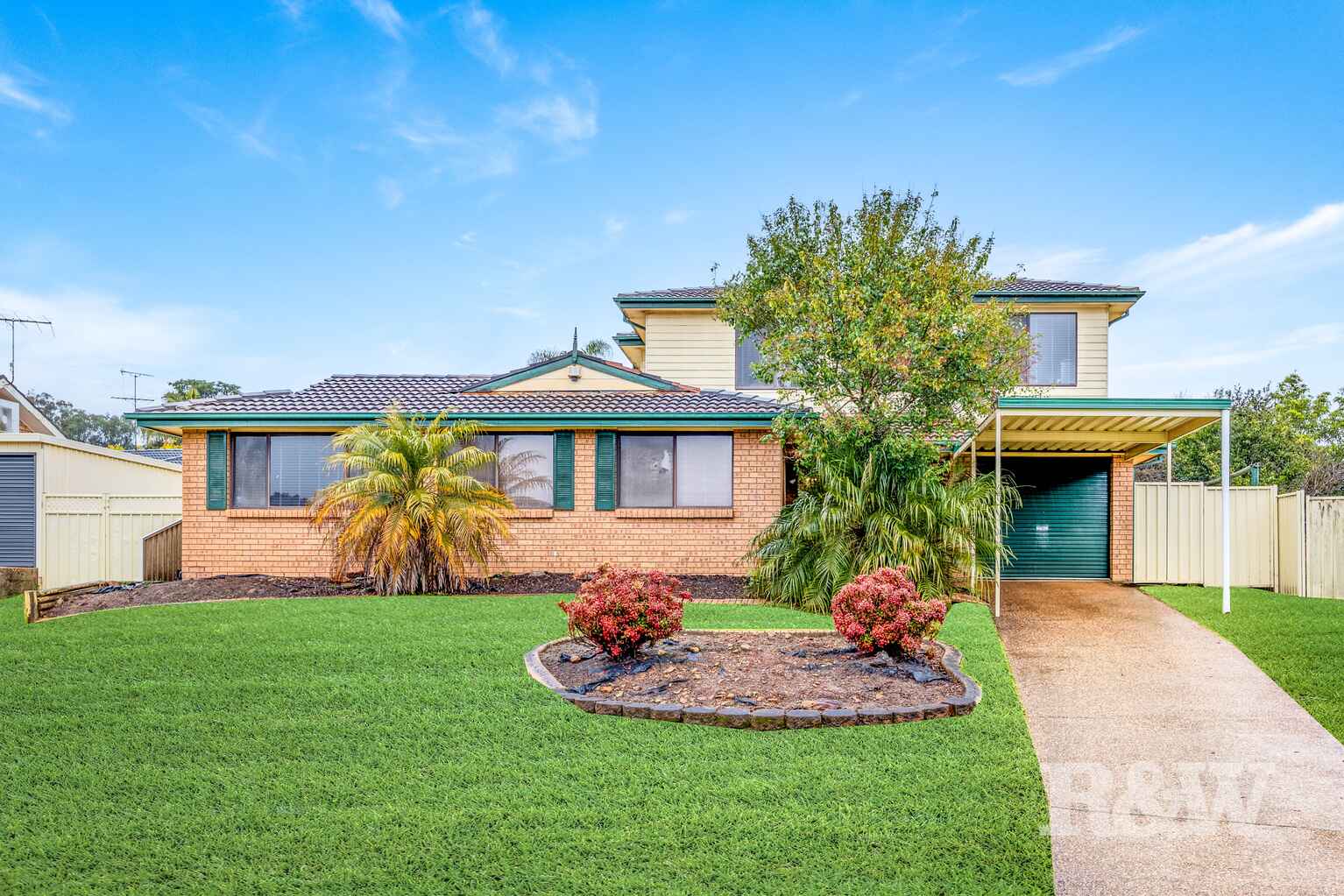 8 Larapinta Crescent St Helens Park 8 Larapinta Crescent St Helens Park